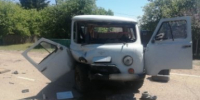 Пассажирский автобус съехал с дороги и врезался в информационный стенд в Забайкалье - ChitaMedia