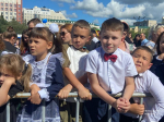 На площади Ленина для первоклассников Читы состоялся праздник «Первоклассное Забайкалье – 2025: Путешествие в Изумрудный город знаний!»
